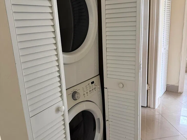 9921 Three Lakes Cir #9921 — Photo 11
