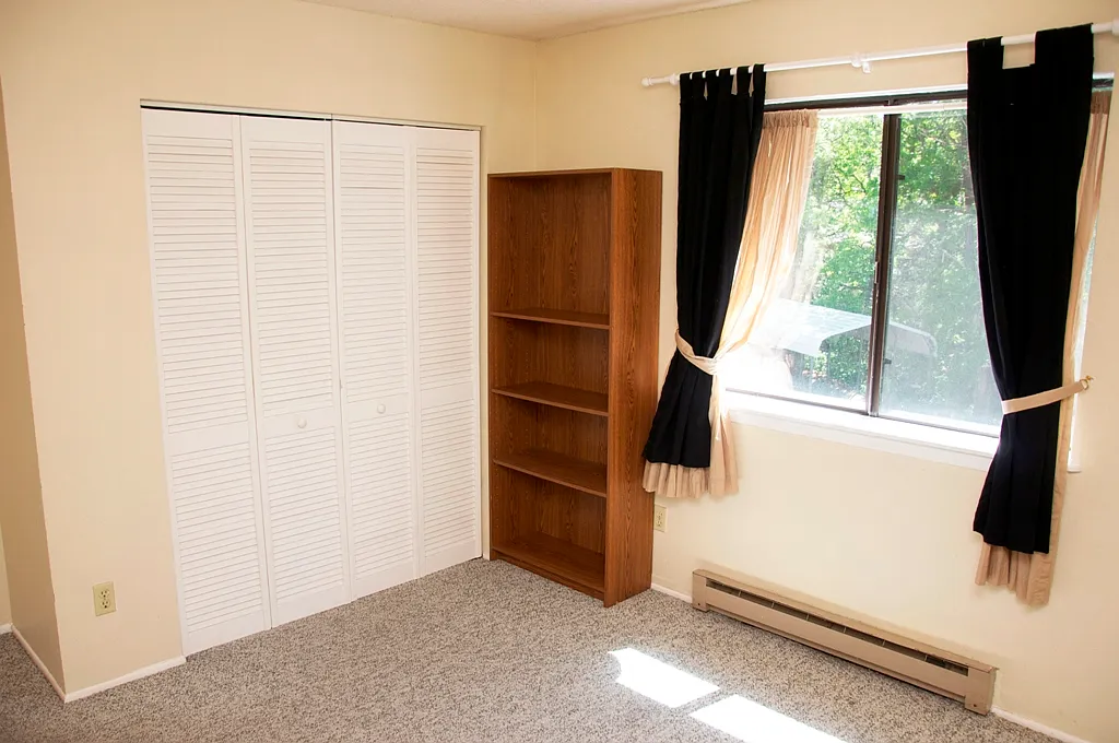 2 bed, 1.5 bath, 1072 sqft, $2,050 — Photo 2