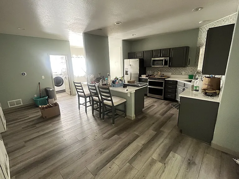 317 Victoria St — Photo 18