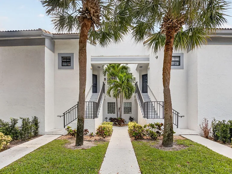 5418 Firenze Dr #F — Photo 3