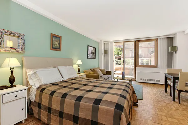 Sold by Corcoran | media 22