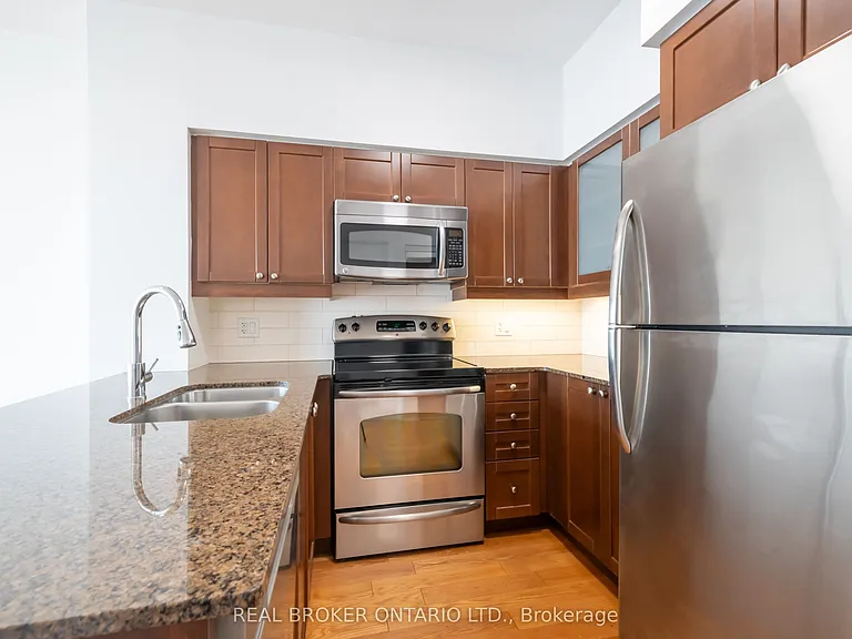 2191 Yonge St #4403 — Photo 4