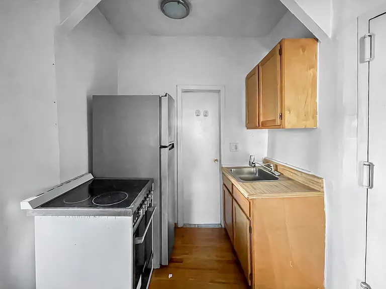 1726 Amsterdam Ave #4B — Photo 5