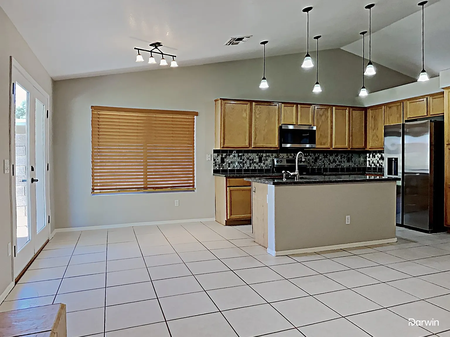 3 bed, 2.0 bath, 1710 sqft, $2,195 — Photo 3