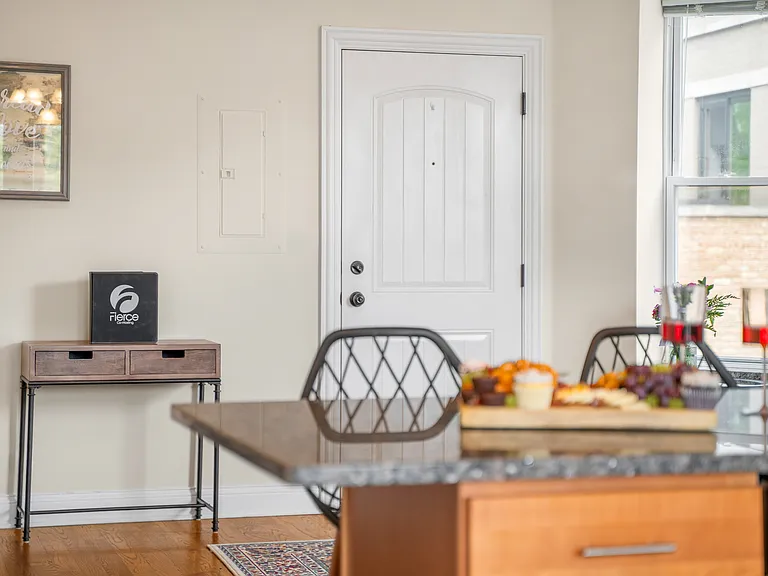2117 W Irving Park Rd #2R — Photo 5