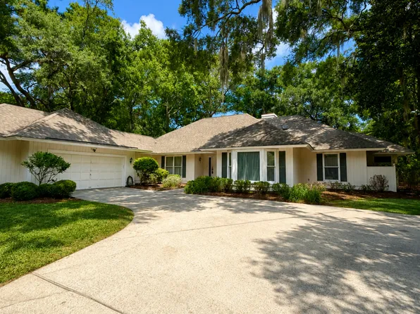 11 Gossamer Ln, Savannah, GA 31411