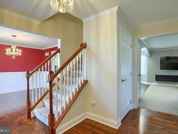 3rd image of 3819 Dorset Dr