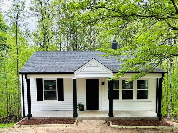 1217 Pine Hall Rd, Martinsville, VA 24112