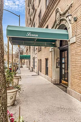 Sold by Sotheby's International Realty | media 13