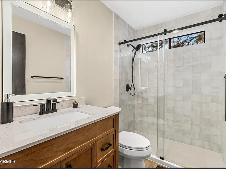 2803 N Carefree Cir — Photo 11