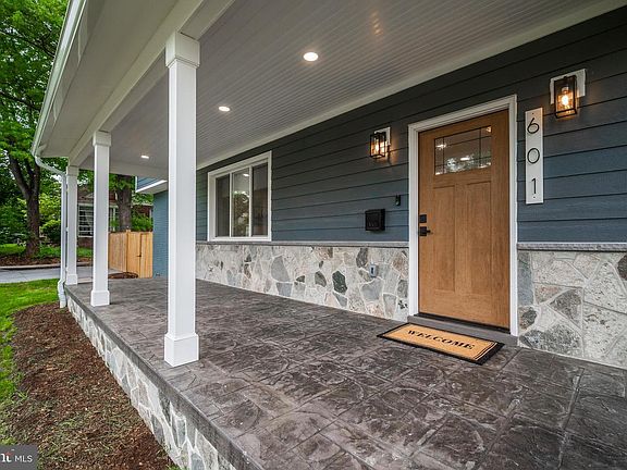 3rd image of 601 Ray Dr