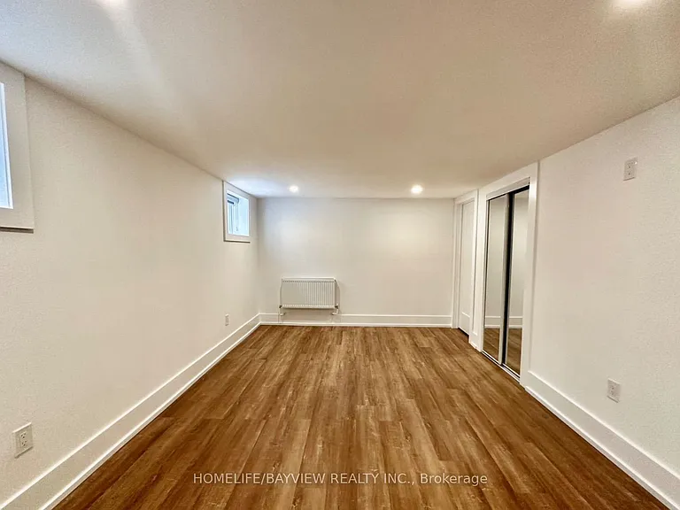 43 Wineva Ave #LOWER — Photo 9