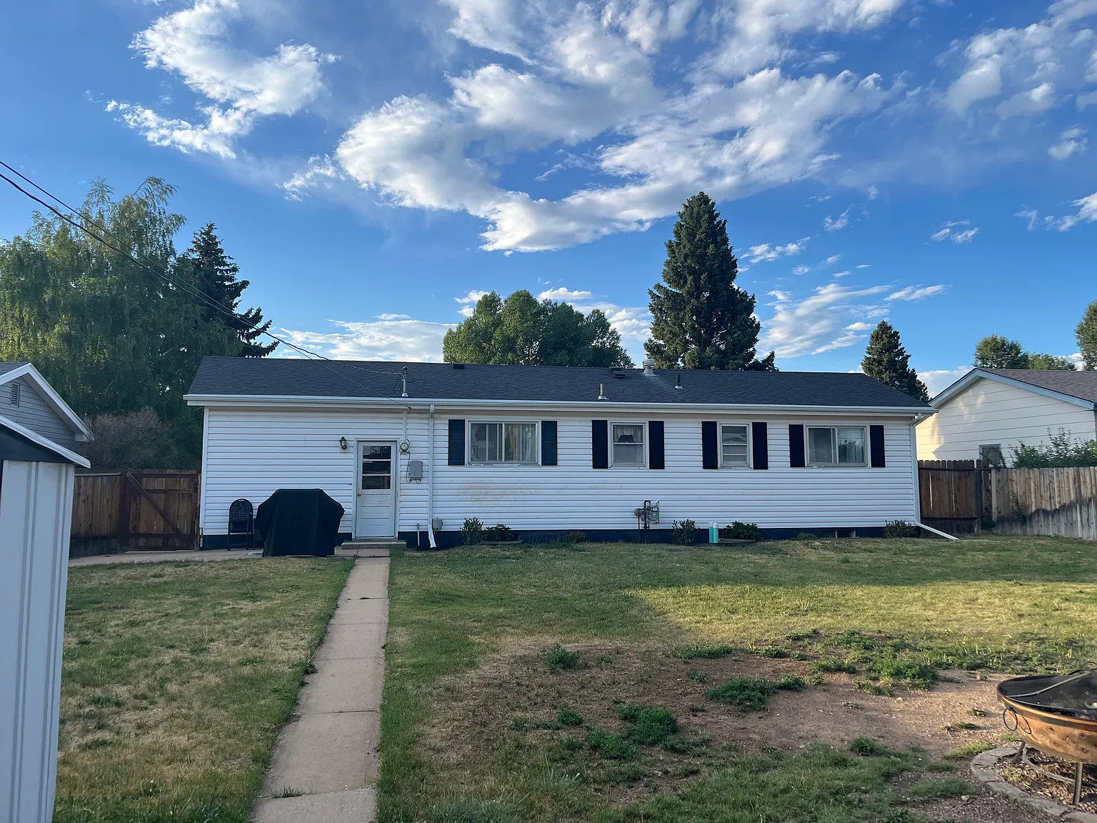3 bed, 1800 sqft, $2,300 — Photo 2