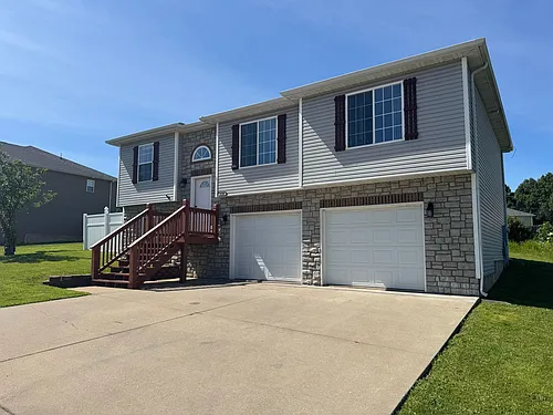16185 Hershey Rd Photo 1