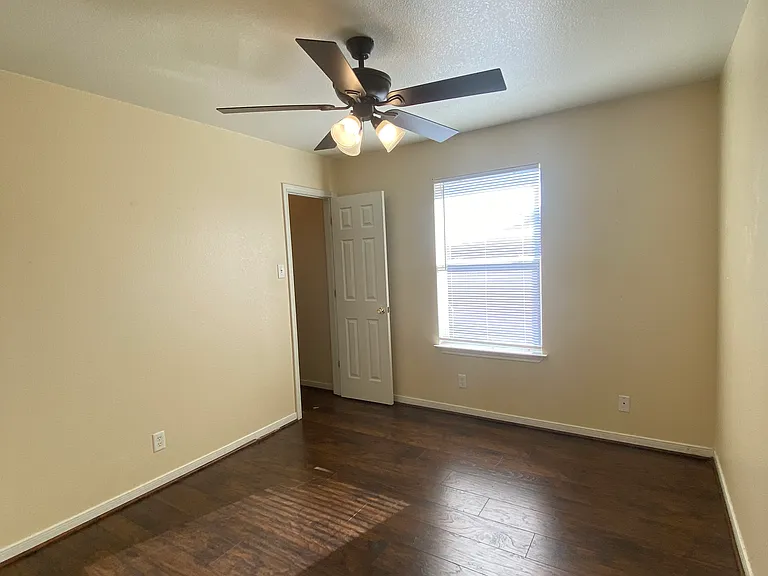 5107 Daybreak Dr #B — Photo 10