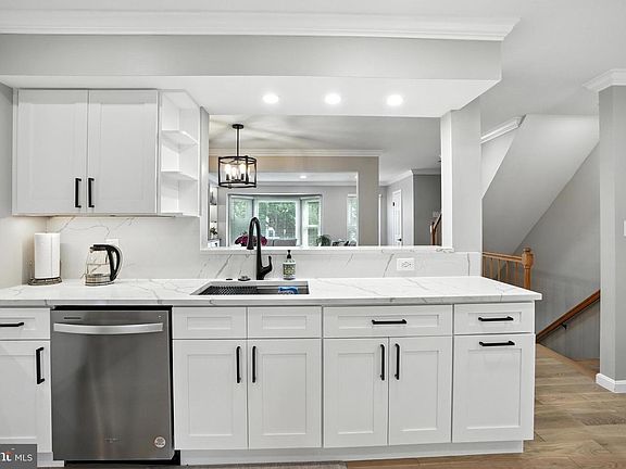 3rd image of 6586 Morning Meadow Dr