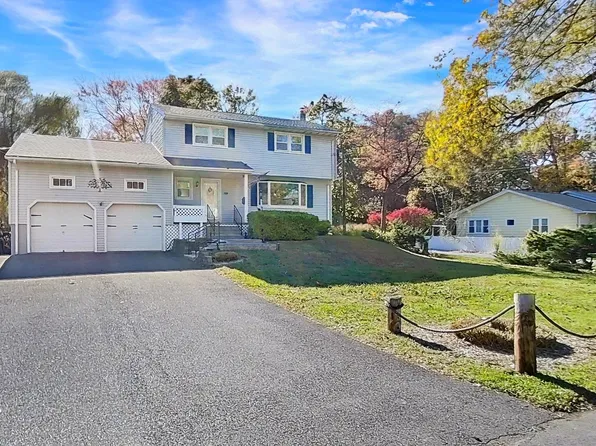 54 Mapledale Ave, Succasunna, NJ 07876