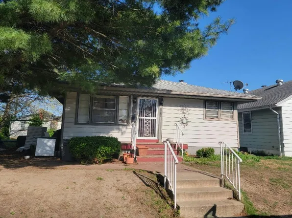 8870 Lowell St, Saint Louis, MO 63147