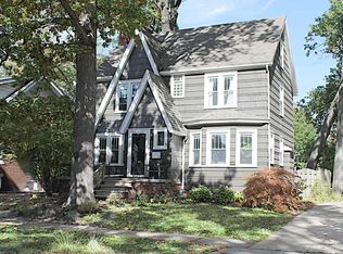 3 Fairwood Blvd, Pleasant Ridge, MI 48069