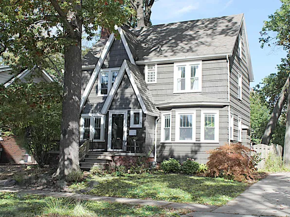 3 Fairwood Blvd, Pleasant Ridge, MI 48069