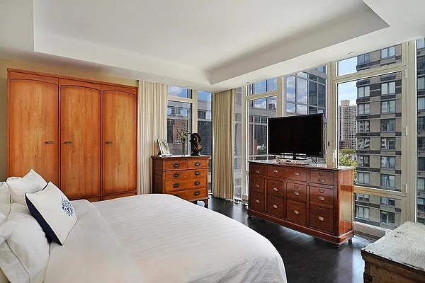 Sold by Corcoran | media 15