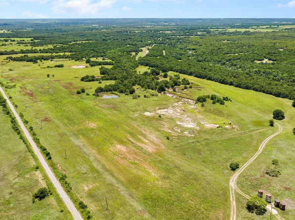 393 Franklin, Saint Jo, TX 76265