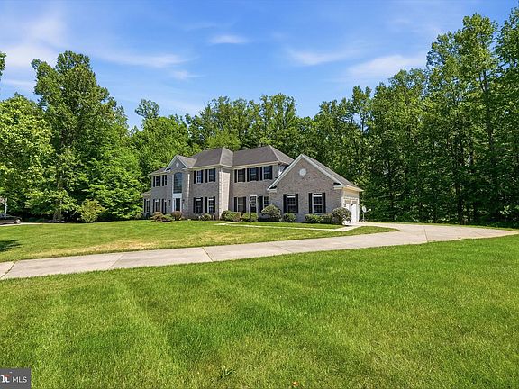 4th image of 1801 Southwood Ct