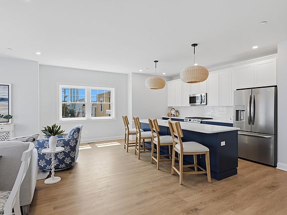 2nd image of 110 W Garfield Ave #101