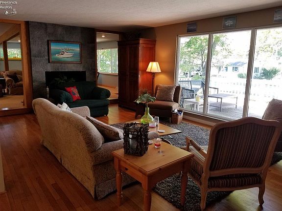4th image of 4154 E Sunset Dr
