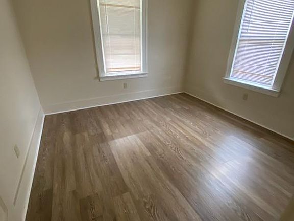 3rd image of 602 N Fountain St