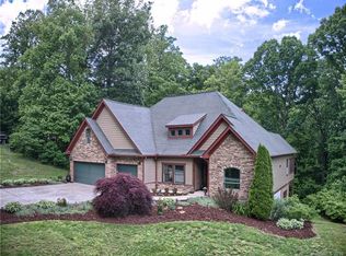 328 Baystone Dr, Hendersonville, NC 28791