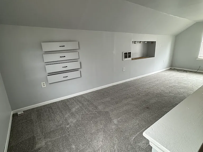 8904 Robson St — Photo 10