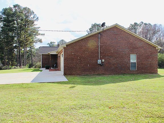 5th image of 381 Court Rd