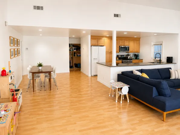 3833 E 15th St, Long Beach, CA 90804