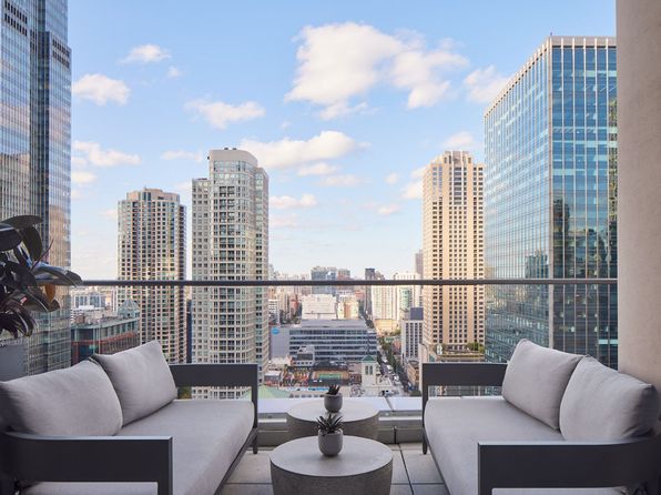 111 W Wacker Dr #1804175