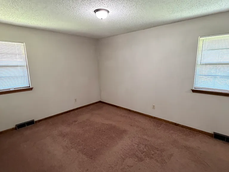 308 SW Sandstone Dr — Photo 5