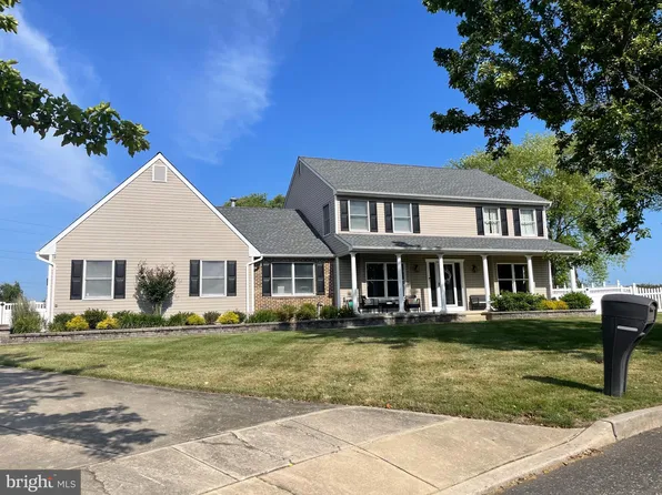 17 Peachtree Ct, Mullica Hill, NJ 08062
