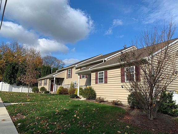 2nd image of 833 Academy Heights Ave