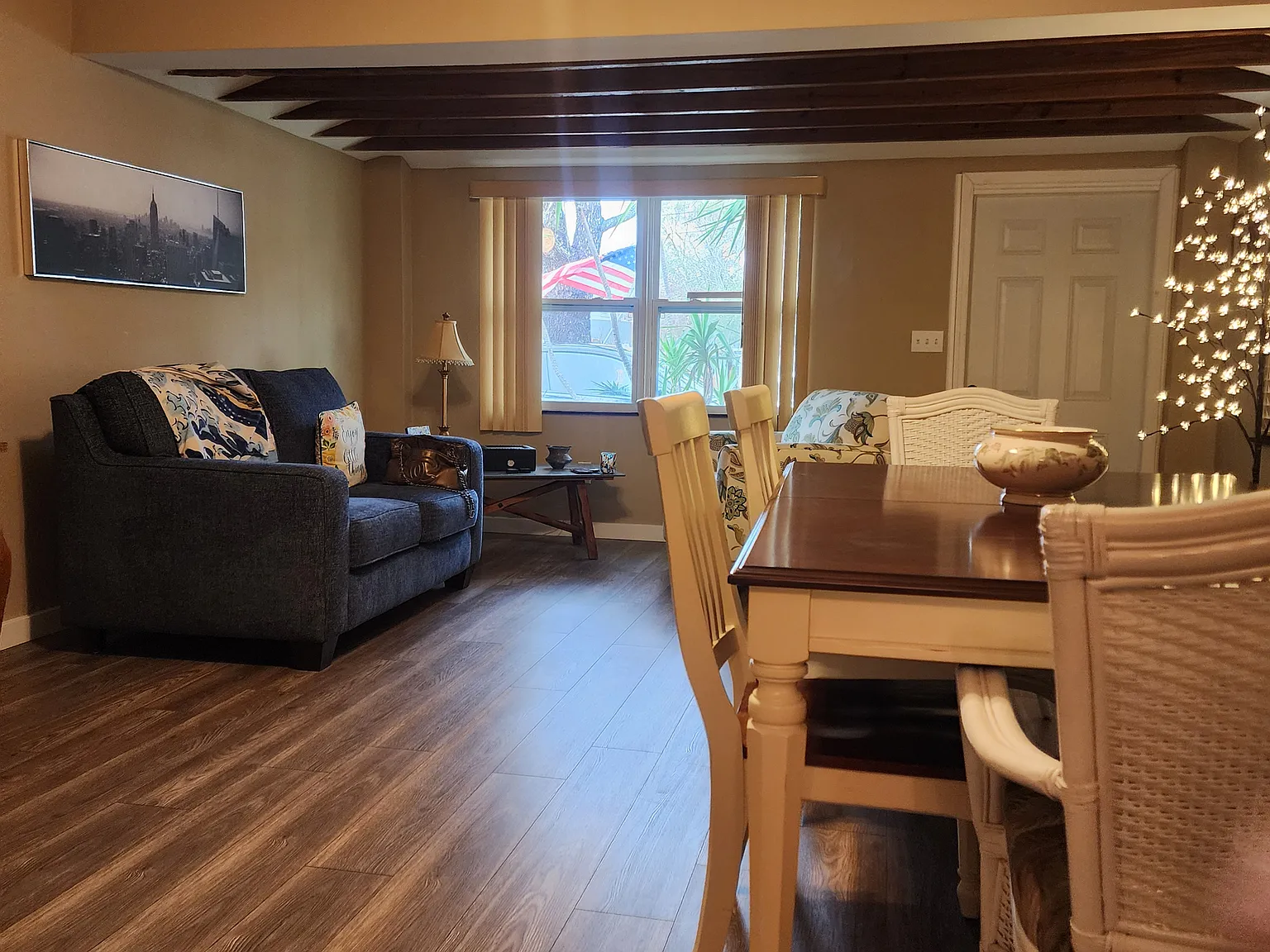 1 bed, 900 sqft, $2,395 — Photo 2