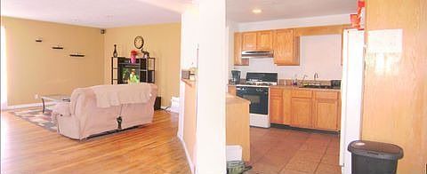 Open Floorplan, hardwood floors