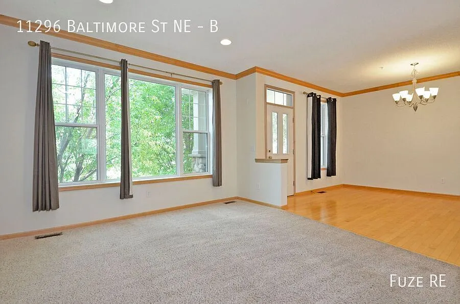 Spacious 4-Bed 3.5-Bath in Blaine - Available 6/10! — Photo 4