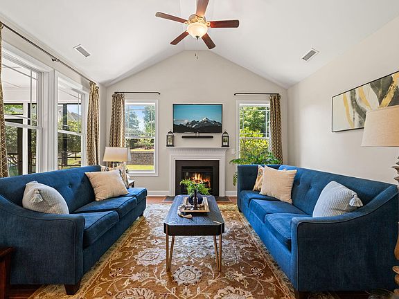2nd image of 700 Ancient Oaks Dr
