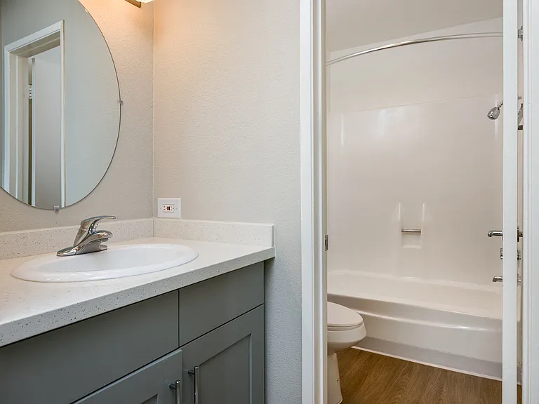 Windward Village Apartments — Photo 39