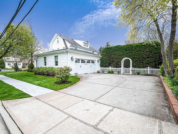3rd image of 68 Hempstead Ave