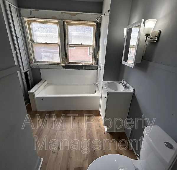 1534 3rd Ave SE #4 — Photo 4