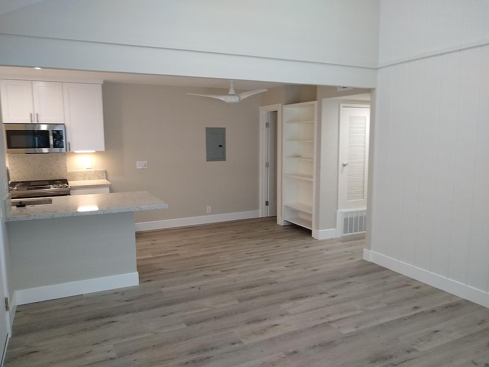 1st image of 170 Larkspur Plaza Dr