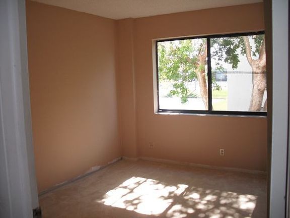 3rd image of 8040 Hampton Blvd APT 201