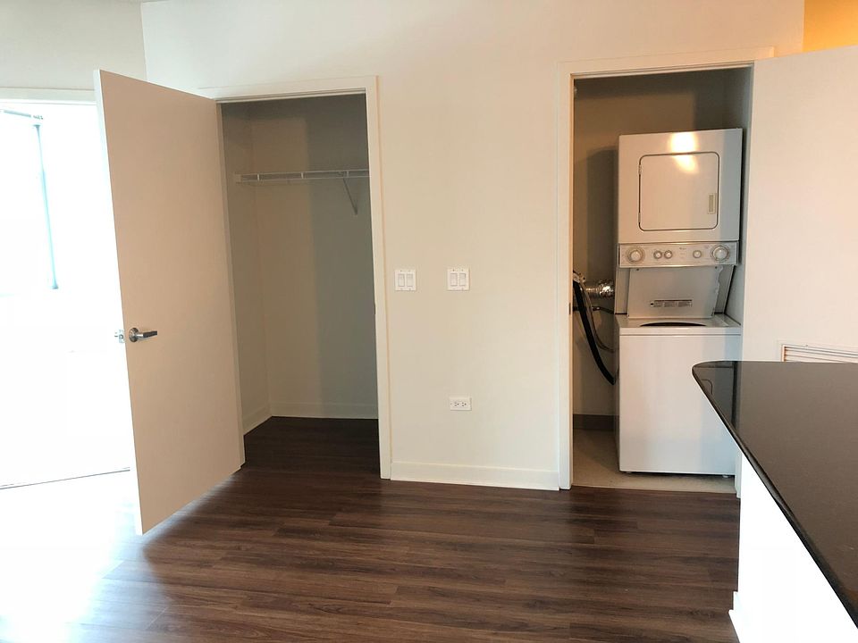 1st image of 551 W Kinzie St #E0906