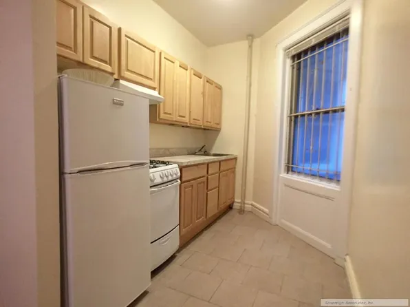 936 West End Avenue image 1 of 1