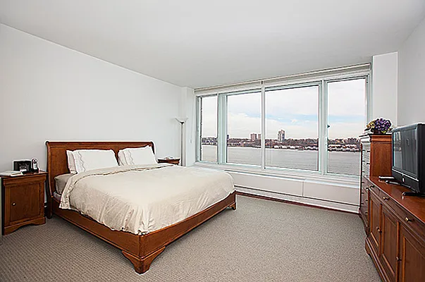 Sold by BLU Real Estate | media 21